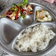 ร้านน้าฑาอาหารตามสั่ง ก๋วยเตี๋ยวชาบู