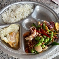 ร้านน้าฑาอาหารตามสั่ง ก๋วยเตี๋ยวชาบู