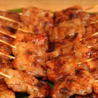ไก่ย่างเตาถ่าน และหมึกย่าง by น้องอั๋น
