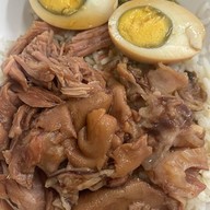 เมนูของร้าน ข้าวขาหมูนายกวง