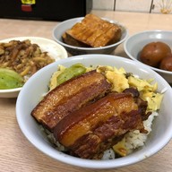 ข้าวหน้าหมูสับไต้หวันจิงฟง 金峰魯肉飯