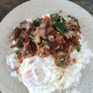 ก๋วยจั๊บอุบล อาหารป่า ตามสั่ง (เผ็ดริมทาง)