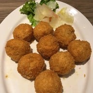 สมบูรณ์โภชนา เซ็นทรัลเอ็มบาสซี่