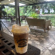 บ้านฐนันดร์กาญจน์คาเฟ่