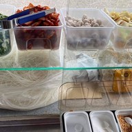 ก๋วยเตี๋ยวหมูโบราณ&หมูย่างหมักเองหน้าเดอะฟาร์มค่ายหลวง