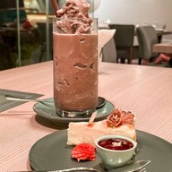 กระวาน by 101 House Café ริมแม่น้ำปิง
