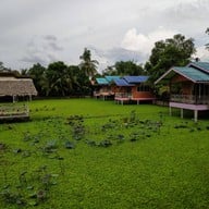 ร้านอาหารสวนบัวและโฮมสเตย์