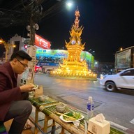 ผัดไทยหอนาฬิกาเชียงราย
