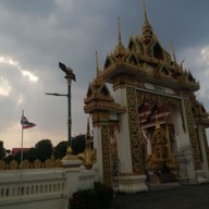 บรรยากาศ วัดกลาง