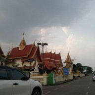 บรรยากาศ วัดกลาง