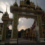 บรรยากาศ วัดกลาง