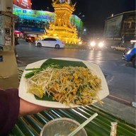 ผัดไทยหอนาฬิกาเชียงราย