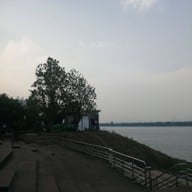 บรรยากาศ ริมแม่น้ำโขง นครพนม