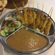 ฌาบีบี เฮ้าส์ จุฬา12  สวนหลวงสแควร์