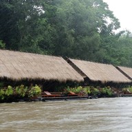 เรือนแพ ริเวอร์แคว จังเกิลราฟท์
