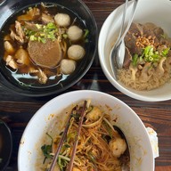 ตั้งต้น ก๋วยเตี๋ยวหมูตุ๋น-เนื้อตุ๋น ลำลูกกา คลอง3
