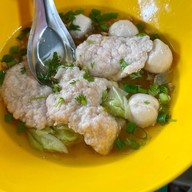 เมนูของร้าน ก๋วยเตี๋ยวบ้านย่าชุม