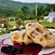 The Mountain Deer View Lodge & Hashery บ้านมุง