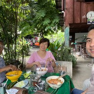 ก๋วยเตี๋ยวบ้านย่าชุม