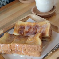 Cazz Cafe - แคซคาเฟ่ สุขุมวิท พระโขนง