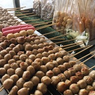 ลูกชิ้นปิ้งแม็คโครบางพลี เลิกแล้ว แล้วย้ายที่ใหม่ค่ะ สั่งได้ค่ะ แหลมใหญ่ลูกชิ้นหมู ย้่ายจากแม็คโครบางพลี มาที่ใหม่ค่ะ