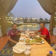 แจ่ม Cafe&eatery
