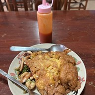 กะเพราเนื้อโคขุน ครัวตามพรลิงค์ ซอยสารพัดช่างชลบุรี