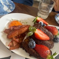 Alex&BethBangkok หลานหลวง