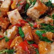 ยายประนอม ก๋วยเตี๋ยวไทยโบราณ อาหารตามสั่ง