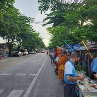 บรรยากาศ ร้านข้าวแกงป้าตุ๊กตลิ่งชัน