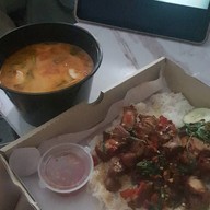 ครัวลุงเอี้ยง อาหารตามสั่ง -