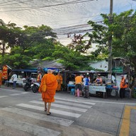หน้าร้าน ร้านข้าวแกงป้าตุ๊กตลิ่งชัน