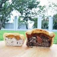 Monster By Tong พร้อมพงษ์