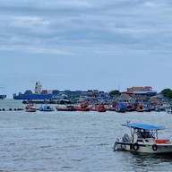 ร้านอาหารลมเลบ้านเรา (Seafood)