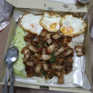 ครัวลุงเอี้ยง อาหารตามสั่ง -