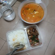 ครัวลุงเอี้ยง อาหารตามสั่ง -