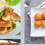 Boeing 702 (food&drinks)