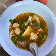เกาเหลาเลือดหมู สุขุมวิท 23