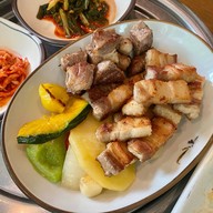 KO KUNG Korean BBQ ( traditionally) สุขุมวิท 26