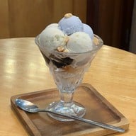 เมนูของร้าน Raya Experimental craft icecream and cafe วัดมังกรเยาวราช
