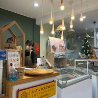Raya Experimental craft icecream and cafe วัดมังกรเยาวราช