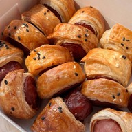 Monster By Tong พร้อมพงษ์