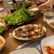 KO KUNG Korean BBQ ( traditionally) สุขุมวิท 26