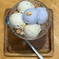 Raya Experimental craft icecream and cafe วัดมังกรเยาวราช