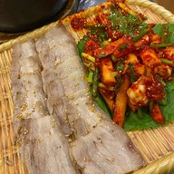 KO KUNG Korean BBQ ( traditionally) สุขุมวิท 26