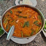 จันทร์อร่อย