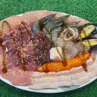 BM หมูกะทะ ตลาดกู๊ดฟู๊ดแหลมฉบัง