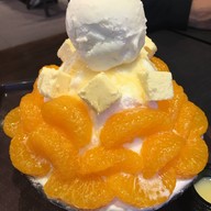 Hollys Coffee the street รัชดา