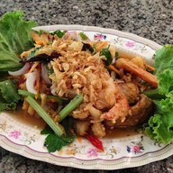 จันทร์อร่อย