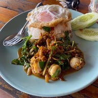 ป้าเขียวอาหารตามสั่งสุดหาดแหลมฉบัง